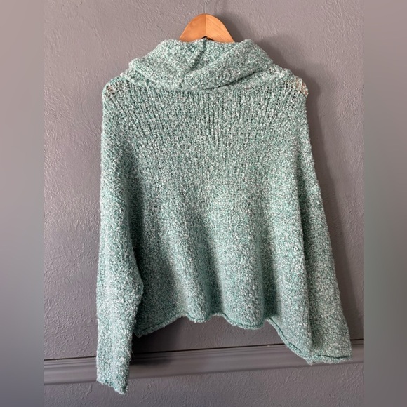 Free People | boucle | wide neck | boxy fit | crop | oversized | sweater | xs - Picture 5 of 9